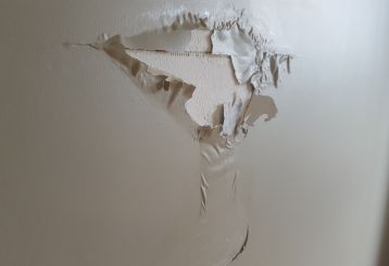 5 Signs You Need Professional Drywall Repair - South Gate